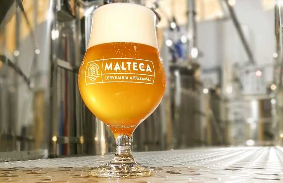 Casal investe em cerveja com DNA de Niterói