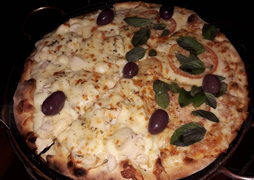 Nápoles serve excelente pizza em Monte Verde