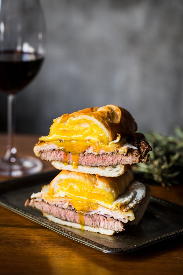 Wagyu é destaque no menu de 5 anos do Raw Burger (SP)