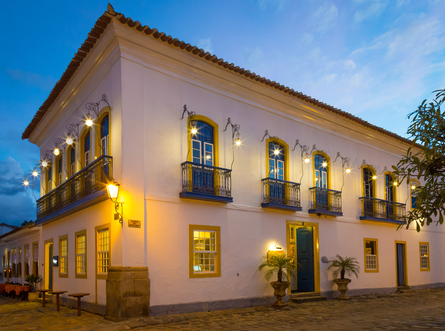 Em Paraty, Pousada do Sandi abre bar Apothekario