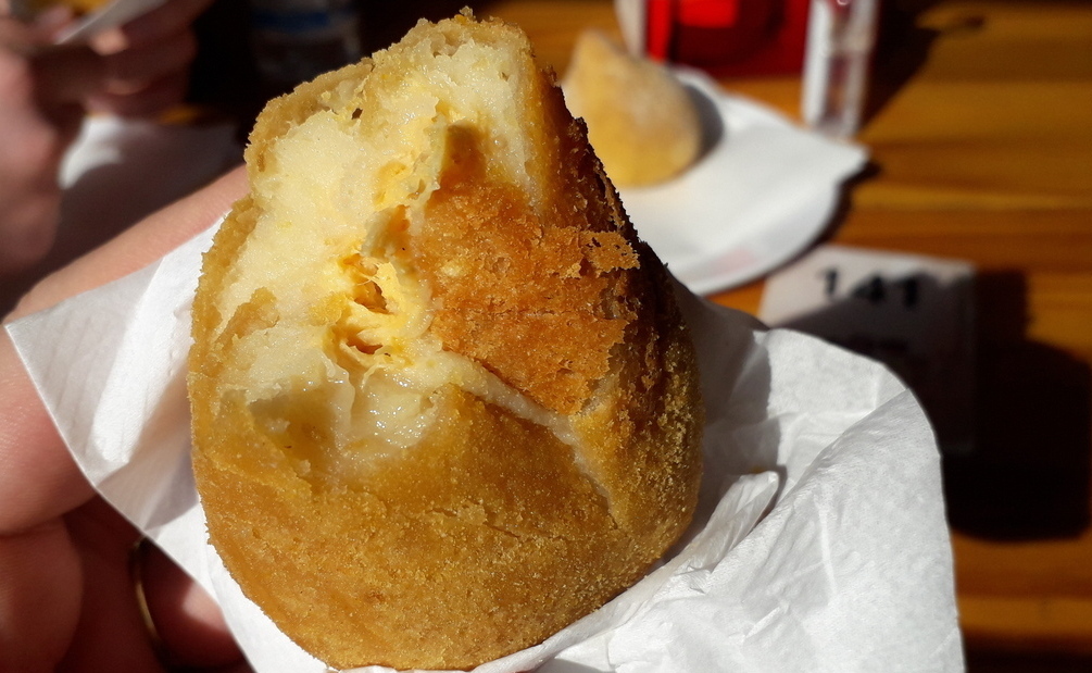Coxinha de massa de mandioca - Kiosque Roseira Jundiai_SP - 2021 - 6 - Foto Claudio Schapochnik - Que Gostoso
