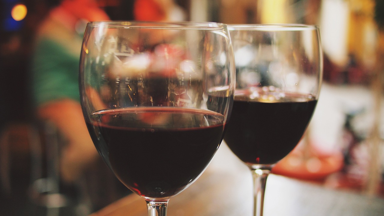 Vinho é bebida de viagem diz pesquisa da Booking 2 foto Pixabay
