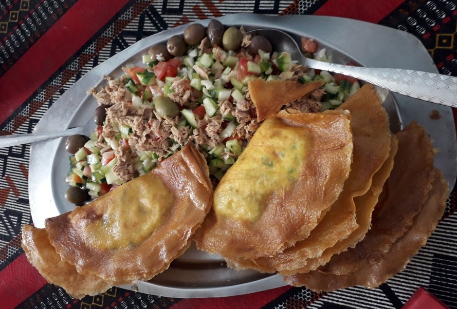 Brick é destaque de almoço no deserto da Tunísia Foto Claudio Schapochnik Que Gostoso 8