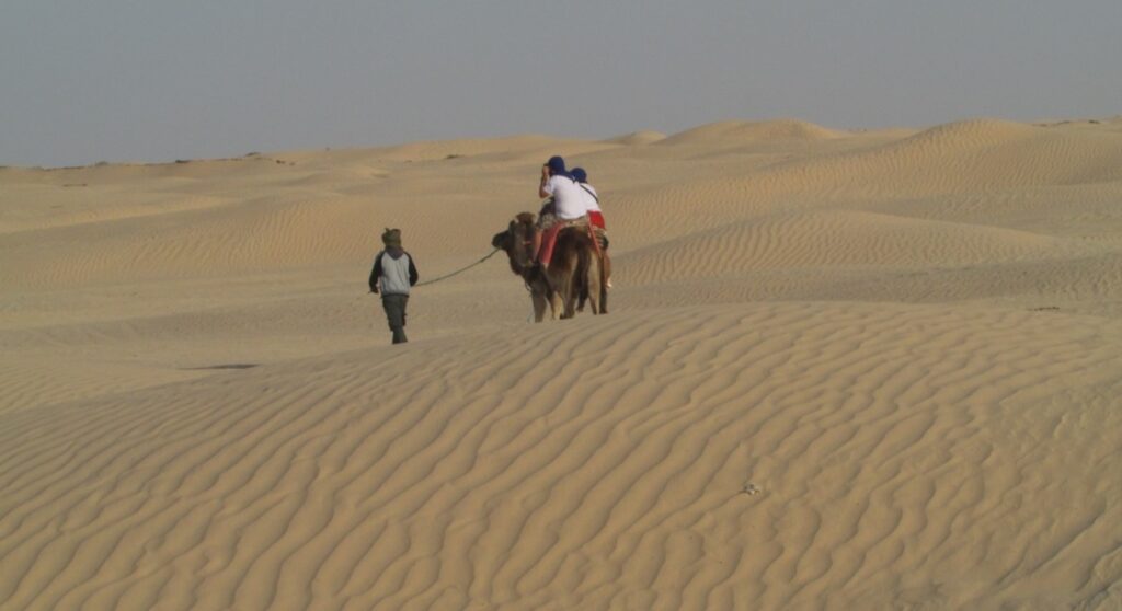 Deserto é entretenimento no Sul da Tunísia Foto Claudio Schapochnik Que Gostoso 8