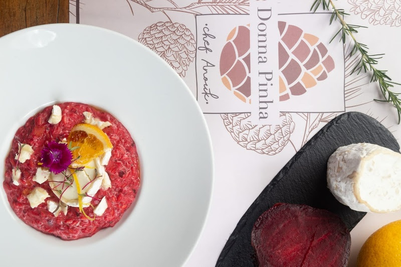 Donna Pinha serve Risotto Chouchou em junho Foto Douglas Fagundes 2