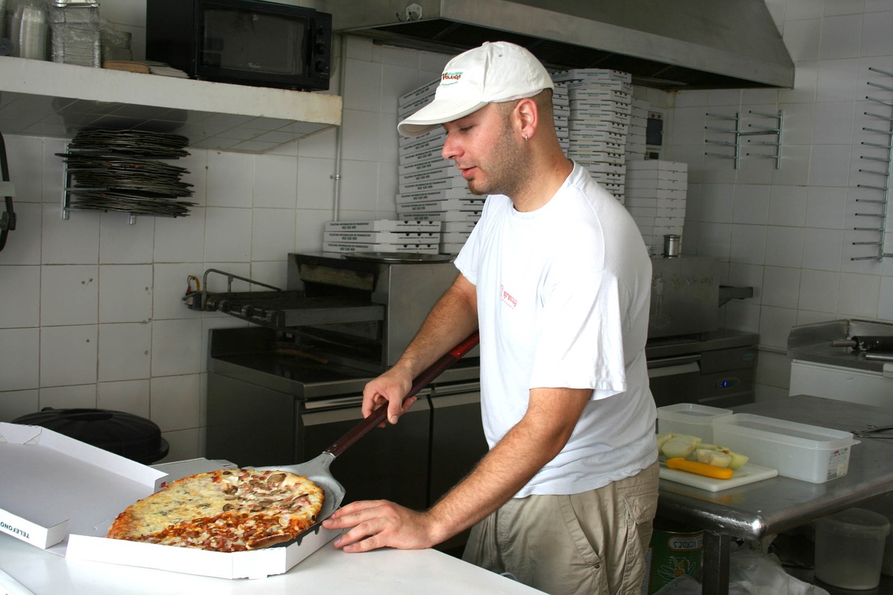 Pizza tem cobertura e não recheio, pelo amor! Foto Alterio Felines_Pixabay
