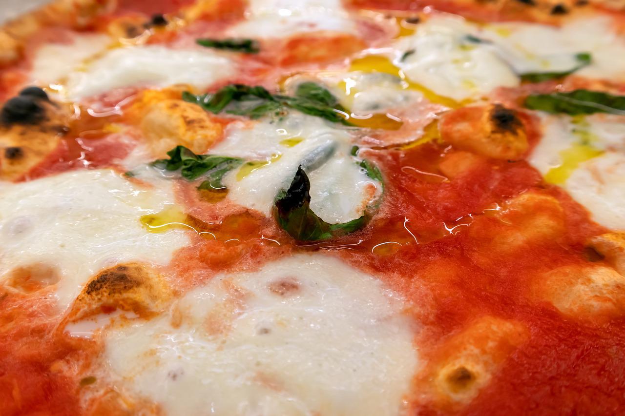 Pizza tem cobertura e não recheio, pelo amor! Foto Gennaro Leonardi_Pixabay