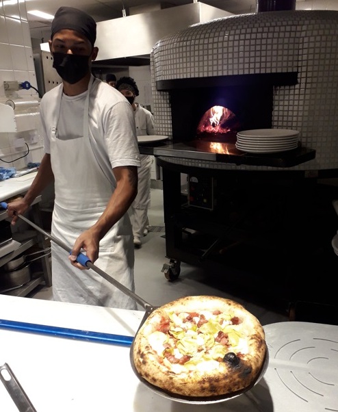 Foglia faz ótima pizza de linguiça e alcachofra Foto Claudio Schapochnik Que Gostoso 4