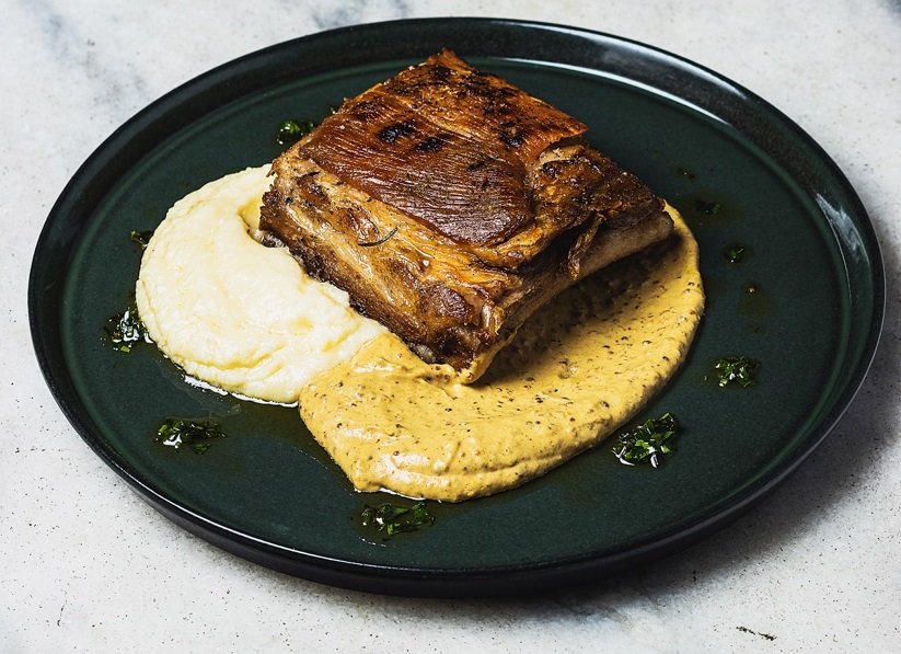 Jacaré Brasa e Chope tem almoço executivo Foto Divulgação