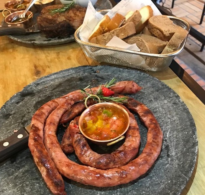 Parque da Cerveja também serve boa comida Foto Claudio Schapochnik Que Gostoso 25