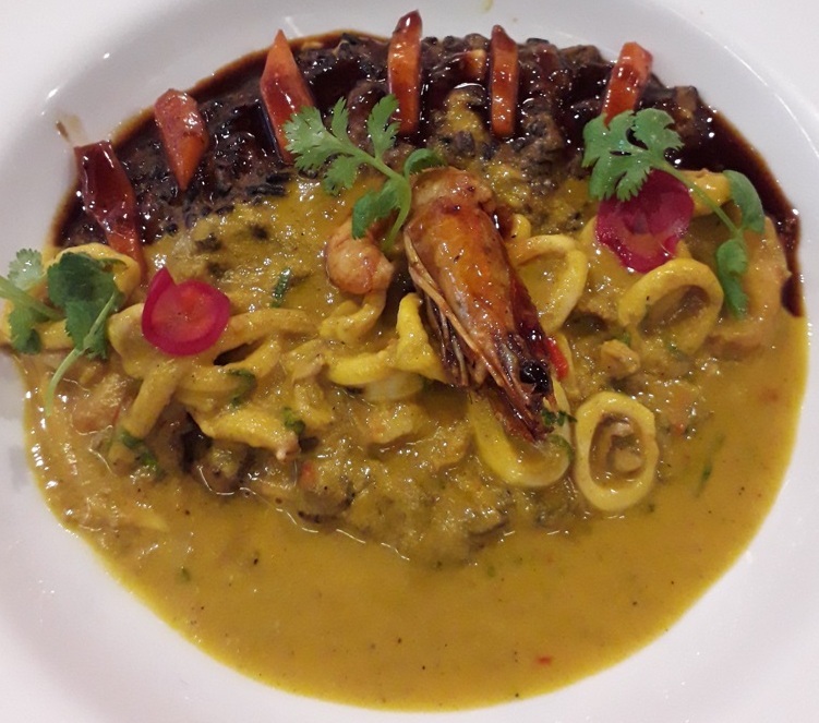 Peruano Quinoa SP serve ceviche quente Foto Claudio Schapochnik Que Gostoso 7
