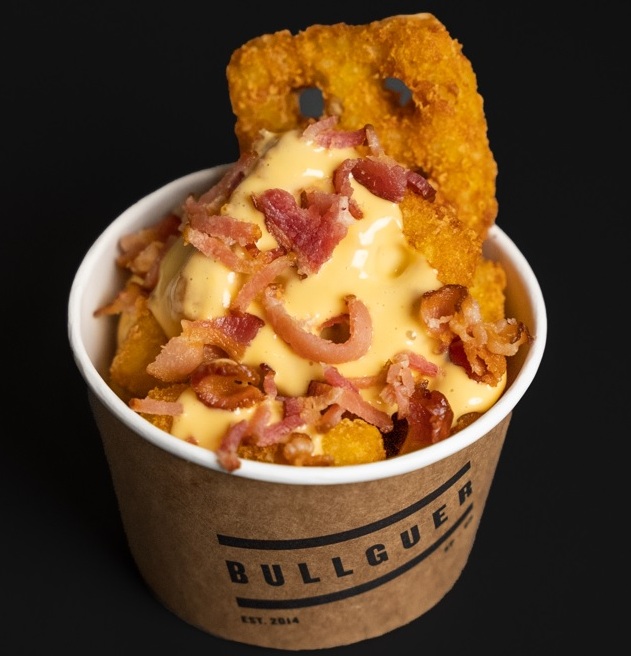 Bullguer torna fixo Chicken Hot Honey no menu Foto Divulgação Bullguer 1