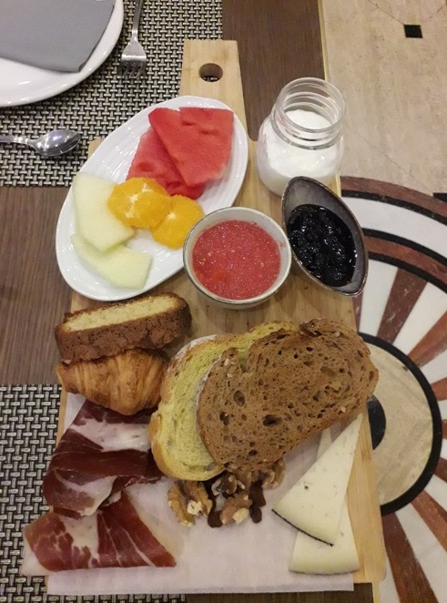 Curta o espanholíssimo pão, tomate, azeite e... Foto Claudio Schapochnik Que Gostoso 10