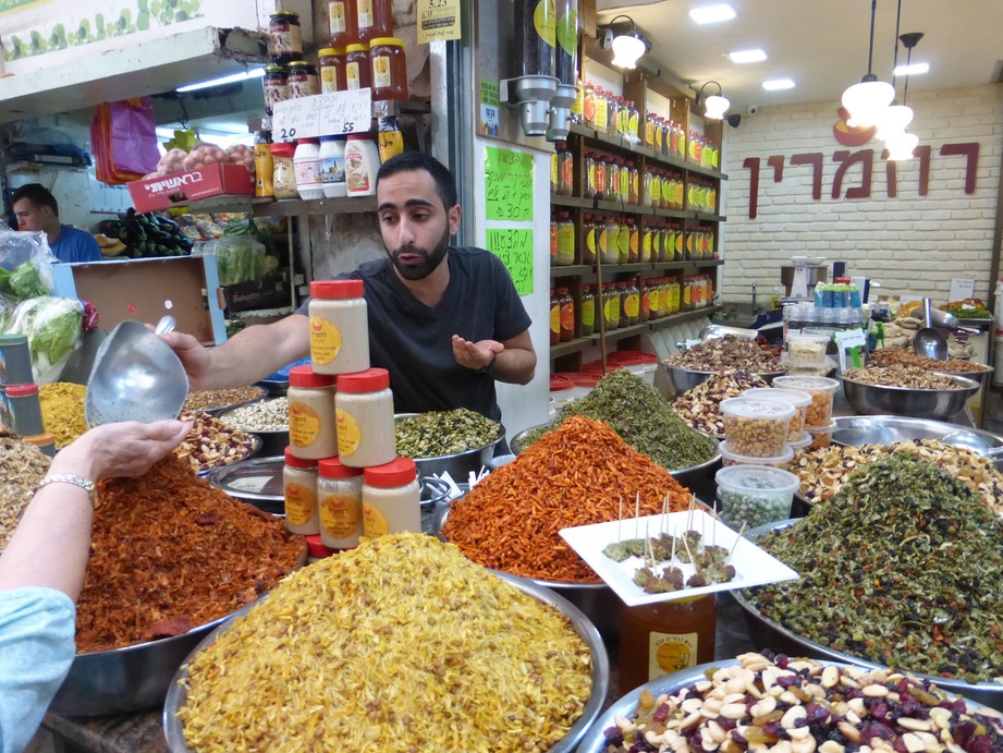 Mercados em Israel vão além dos alimentos Foto Claudio Schapochnik Que Gostoso! 1
