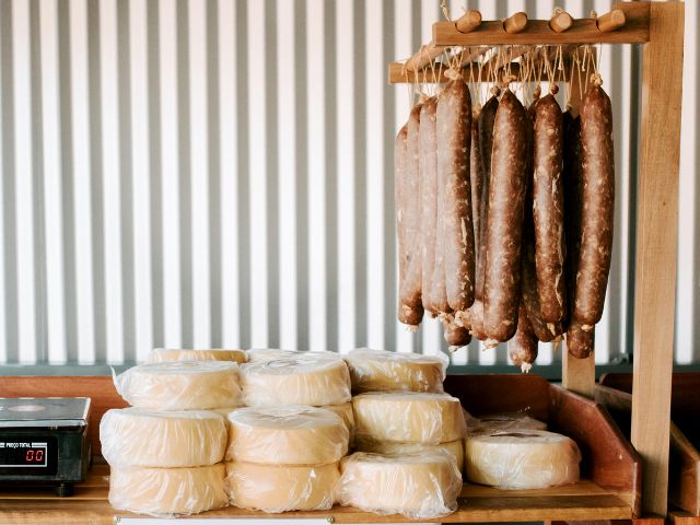 Oeste de SC tem rota com ovelha e culinária Foto Queijaria Lazaretti