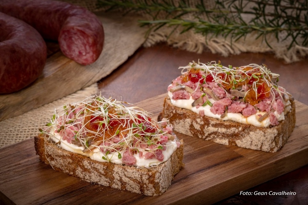 Linguiça Blumenau e Broa de Centeio em foco em Curitiba Foto 1 Gean Carvalho