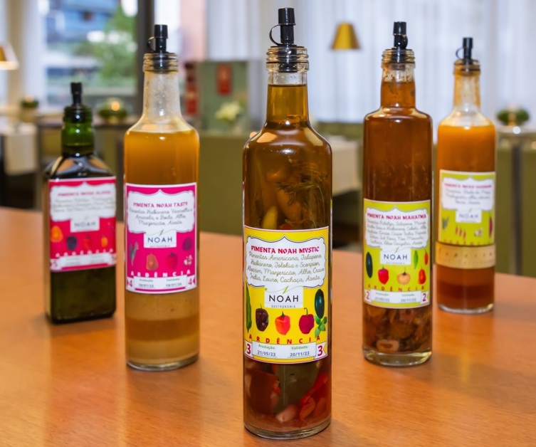 Artesanais e únicos, Noah acerta em molhos de pimenta Foto Divulgação Grupo Noah Gastronomia
