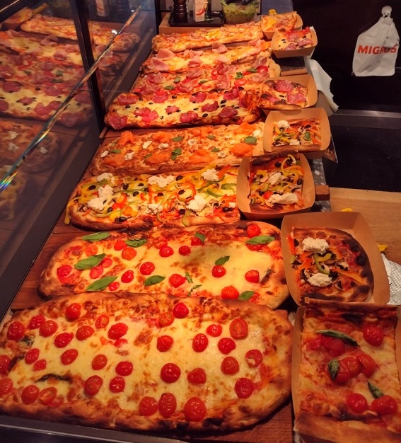 Suíça no Verão kebab ótimo no mercado da estação 11 Foto Claudio Schapochnik_Que Gostoso