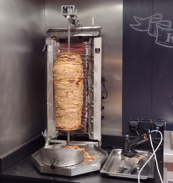 Suíça no Verão kebab ótimo no mercado da estação 2 Foto Claudio Schapochnik_Que Gostoso