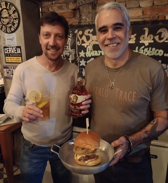 Bourbon dá match com búrguer do Mr. Mills (SP) 3 Foto Claudio Schapochnik_Que Gostoso