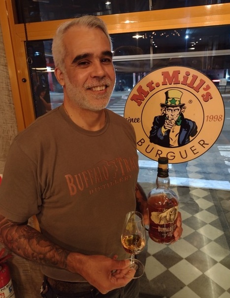 Bourbon dá match com búrguer do Mr. Mills (SP) 9 Foto Claudio Schapochnik_Que Gostoso