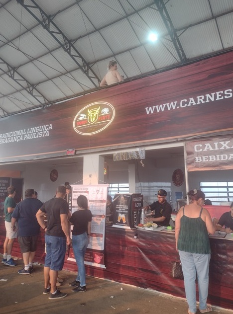 Carnes Kente faz búrguer de linguiça e costela bovina 1 Foto Claudio Schapochnik_Que Gostoso!