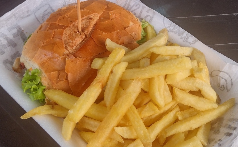 Carnes Kente faz búrguer de linguiça e costela bovina 2 Foto Claudio Schapochnik_Que Gostoso!