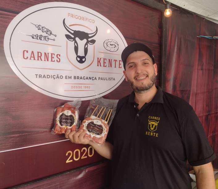 Carnes Kente faz búrguer de linguiça e costela bovina 3 Foto Claudio Schapochnik_Que Gostoso!