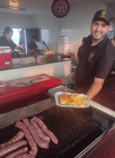 Carnes Kente faz búrguer de linguiça e costela bovina 4 Foto Claudio Schapochnik_Que Gostoso!