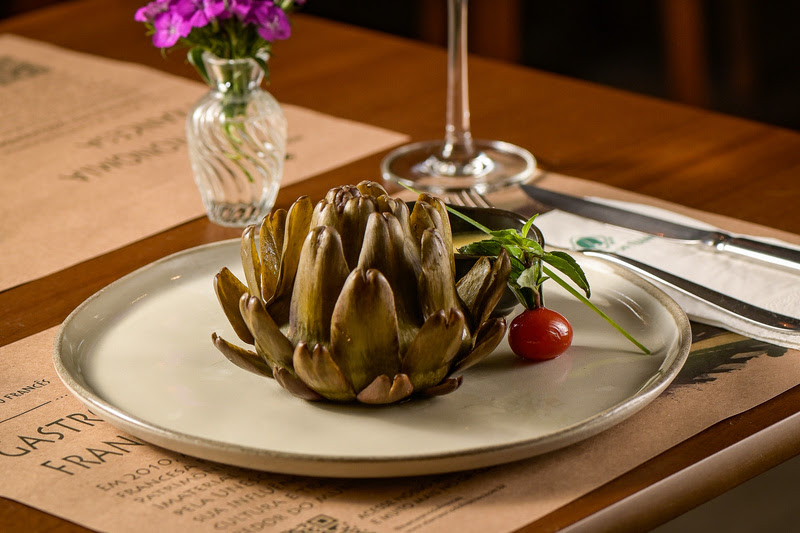 Alcachofra no menu especial da Mercearia do Francês (SP) Foto Divulgação Mercearia do Francês