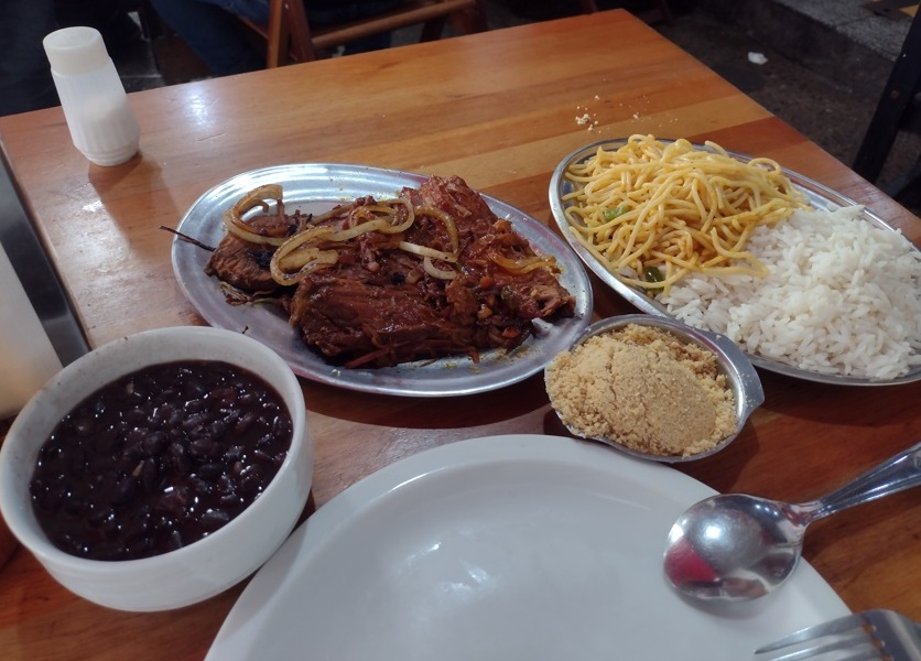 Saci-Pererê faz ótima carne assada em Copacabana 1 Foto Claudio Schapochnik_Que Gostoso!