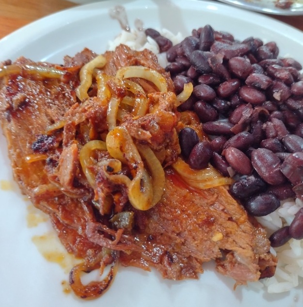 Saci-Pererê faz ótima carne assada em Copacabana 3 Foto Claudio Schapochnik_Que Gostoso!