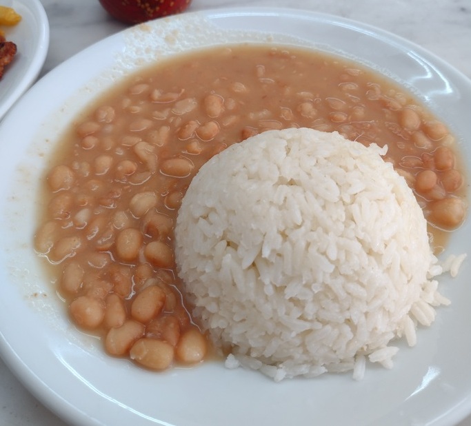 Feijão com arroz é o melhor da Leiteria Ita (SP) 7 Foto Claudio Schapochnik Que Gostoso!