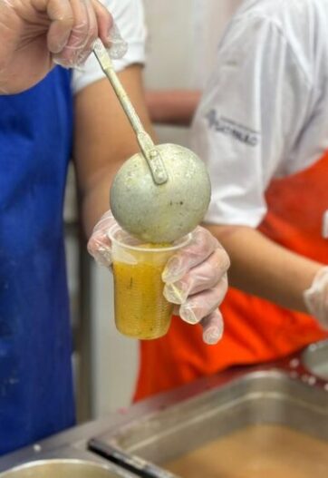 Bom Prato (SP) serve caldos quentes no jantar Foto Divulgação Agência de Notícias do Governo do Estado de São Paulo