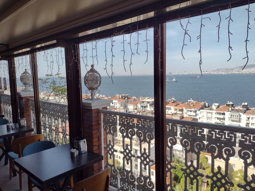 Izmir (Turquia) Café serve com vista admirável 3 Foto Claudio Schapochnik_Que Gostoso!