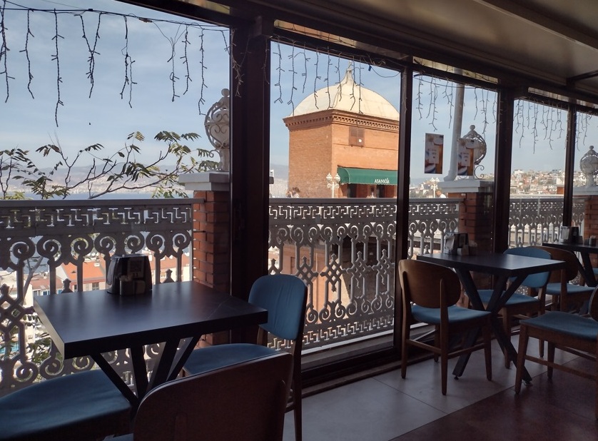 Izmir (Turquia) Café serve com vista admirável 8 Foto Claudio Schapochnik_Que Gostoso!