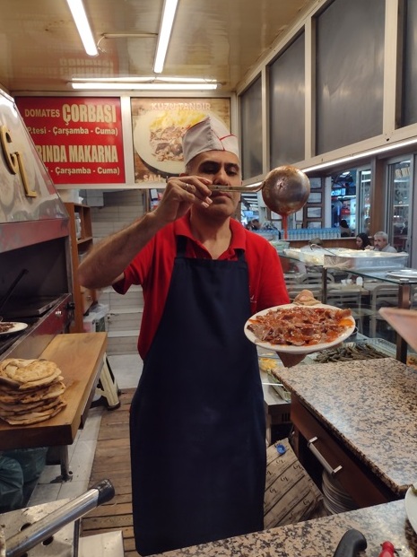 Izmir (Turquia) Güven faz kebap no prato fabuloso 8 Foto Claudio Schapochnik_Que Gostoso!