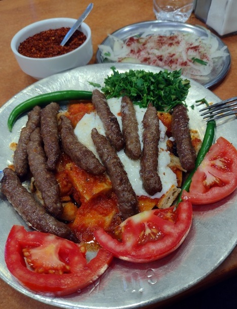 Izmir (Turquia) Peça köfte no Gül e seja feliz 5 Foto Claudio Schapochnik_Que Gostoso!