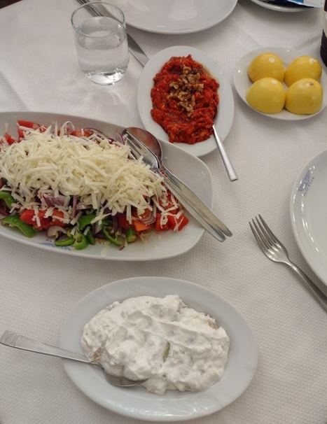 Izmir (Turquia) Veli Usta manda bem no peixe 3 Foto Claudio Schapochnik_Que Gostoso!
