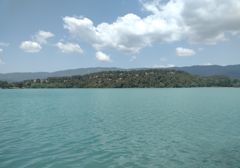 Luberon (FR) Beira de lago convida para picnic 7 Foto Claudio Schapochnik_Que Gostoso!