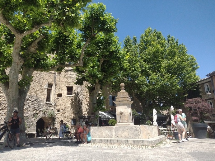 Luberon (FR) Beleza de Gordes enfeitiça turista 11 Foto Claudio Schapochnik_Que Gostoso!