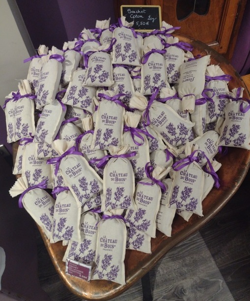 Luberon (FR) Lavanda tem ótimo museu com loja 10 Foto Claudio Schapochnik_Que Gostoso!