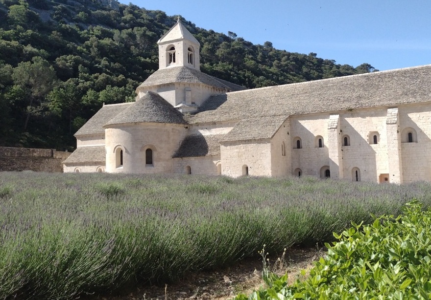 Luberon (FR) Regras do séc. 6 conduzem abadia 5 Foto Claudio Schapochnik_Que Gostoso!