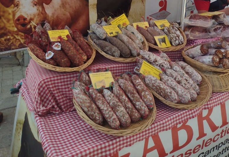 Luberon (FR) Rica no terroir, feira é comportada 1 Foto Claudio Schapochnik_Que Gostoso!